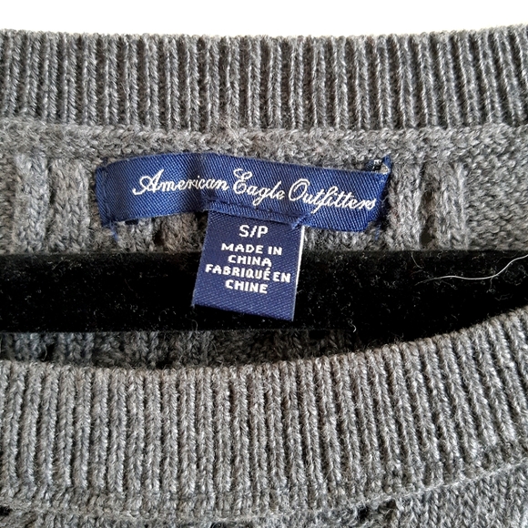Knit grey American Eagle sweater - Picture 3 of 4